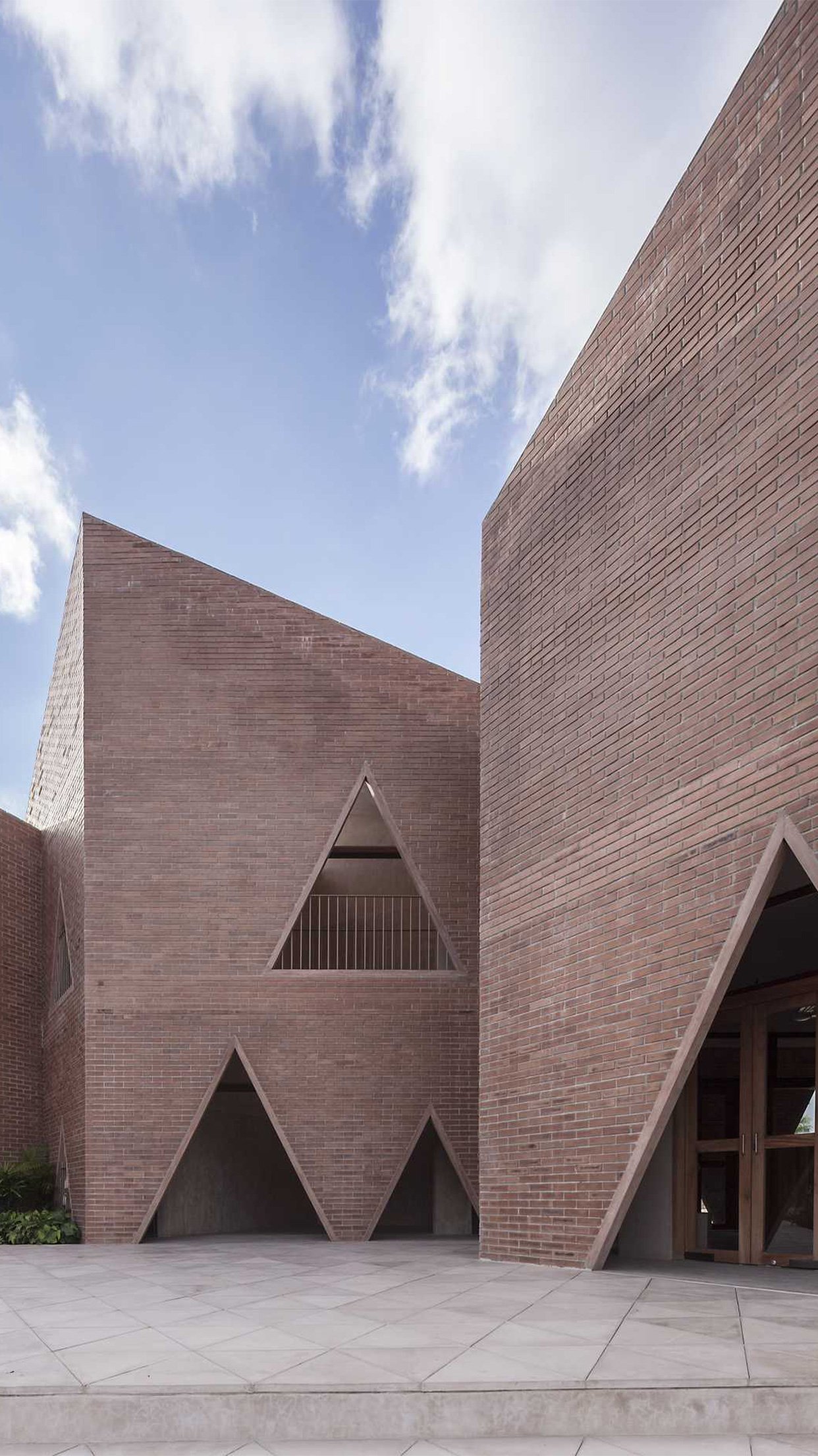 13. Montessori detalle fachada